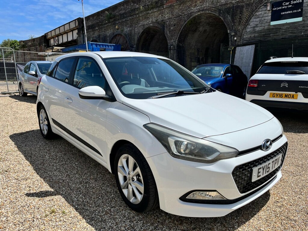 Hyundai I20 Hatchback 1.4 Crdi Premium 2015 White