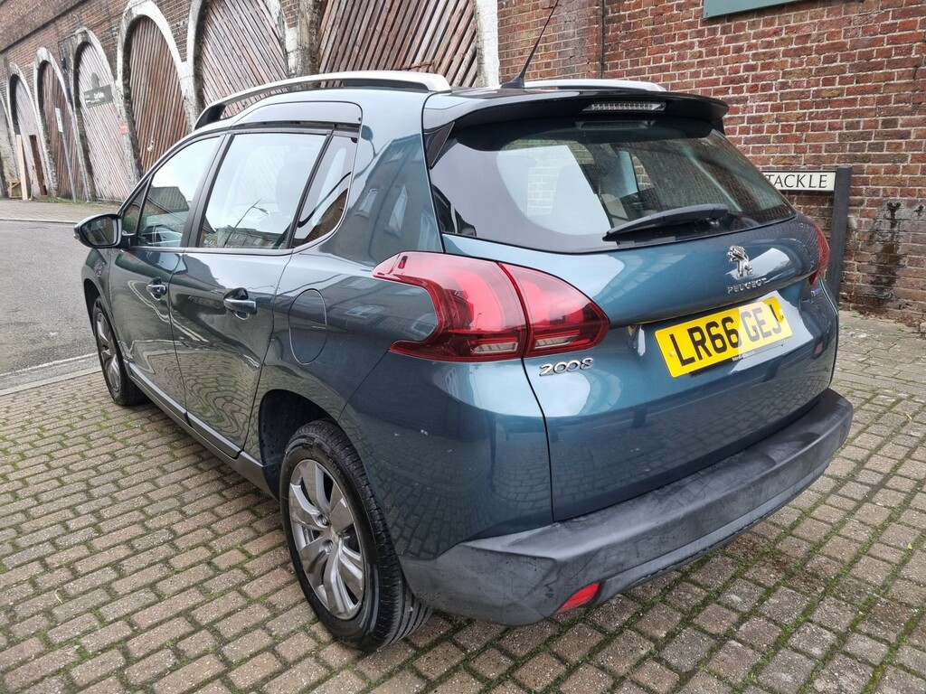 Peugeot 2008 Suv 1.2 Puretech Active 2016 LR66GEJ Green #4