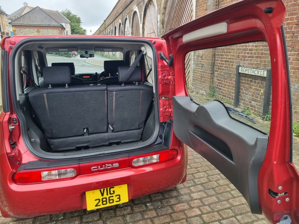 Nissan Cube Hatchback Rider 1.4 200919 White #19