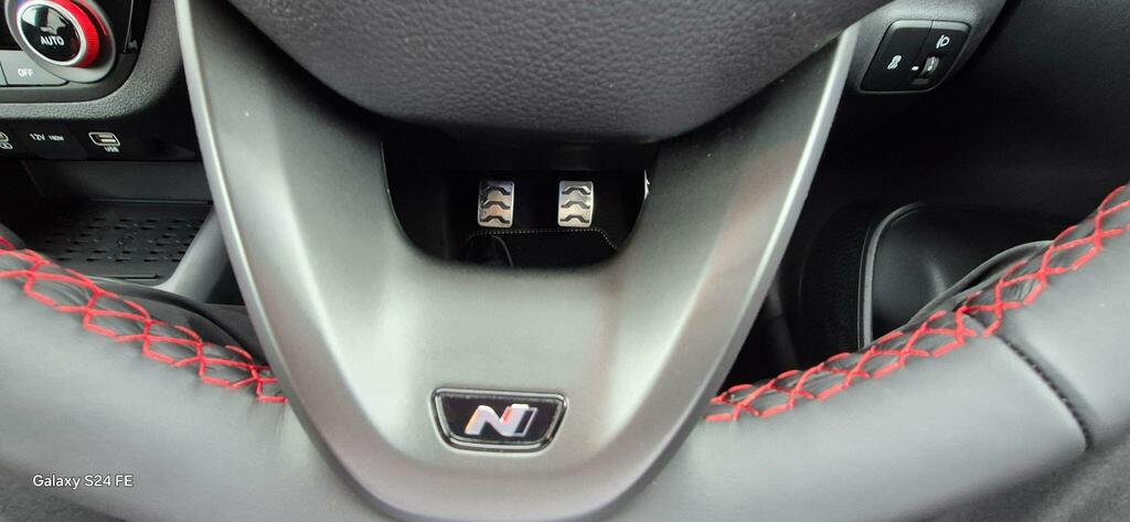 Hyundai I10 1.0 63 Advance Nav White #18