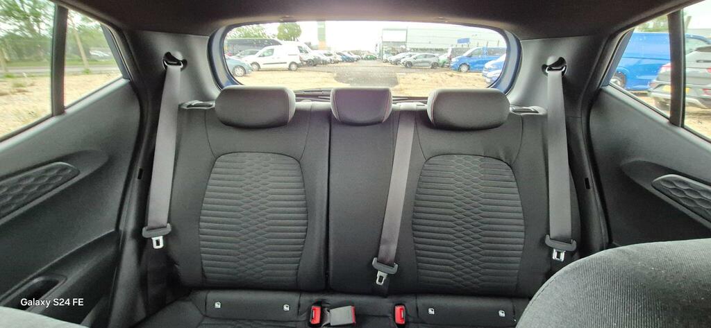 Hyundai I10 1.0 63 Advance Nav White #24