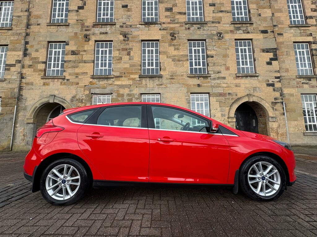 Ford Focus 1.5 Tdci Zetec Euro 6 Ss SN17ZZO Red #6