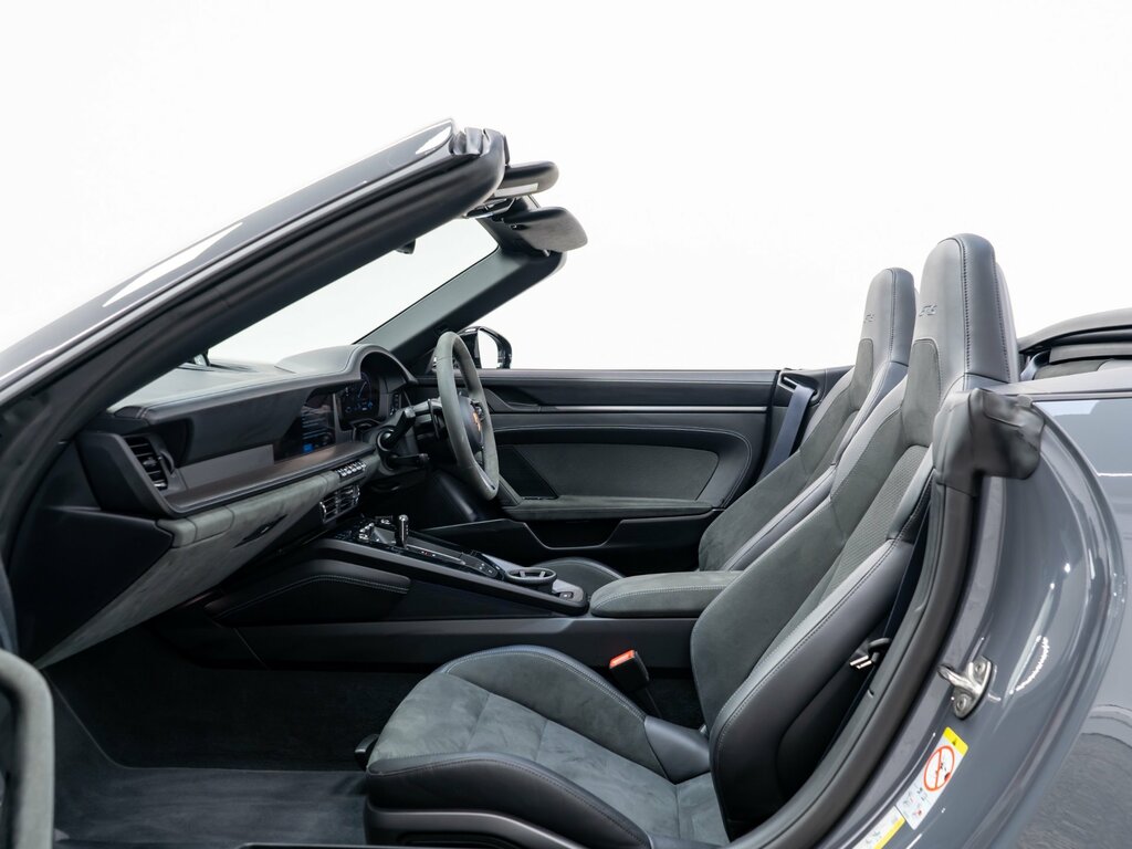 Porsche 911 3.6 T-hybrid 992 Carrera 4 Gts Convertible Pet FG26ABN Grey #5