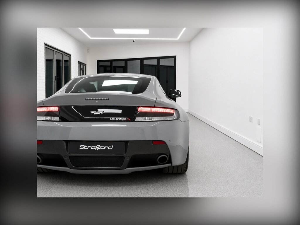Aston Martin Vantage S White #19