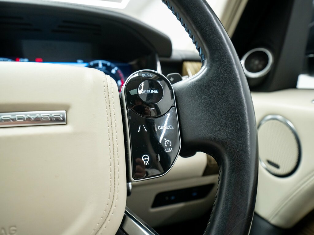 Land Rover Range Rover Range Rover Vogue P400e Blue #35