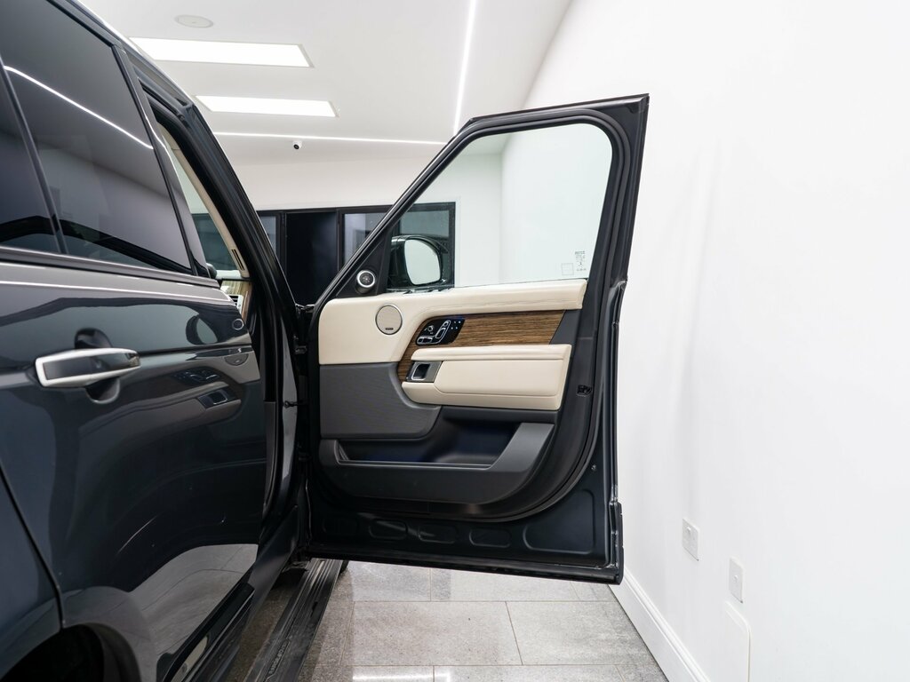 Land Rover Range Rover Range Rover Vogue P400e Blue #31