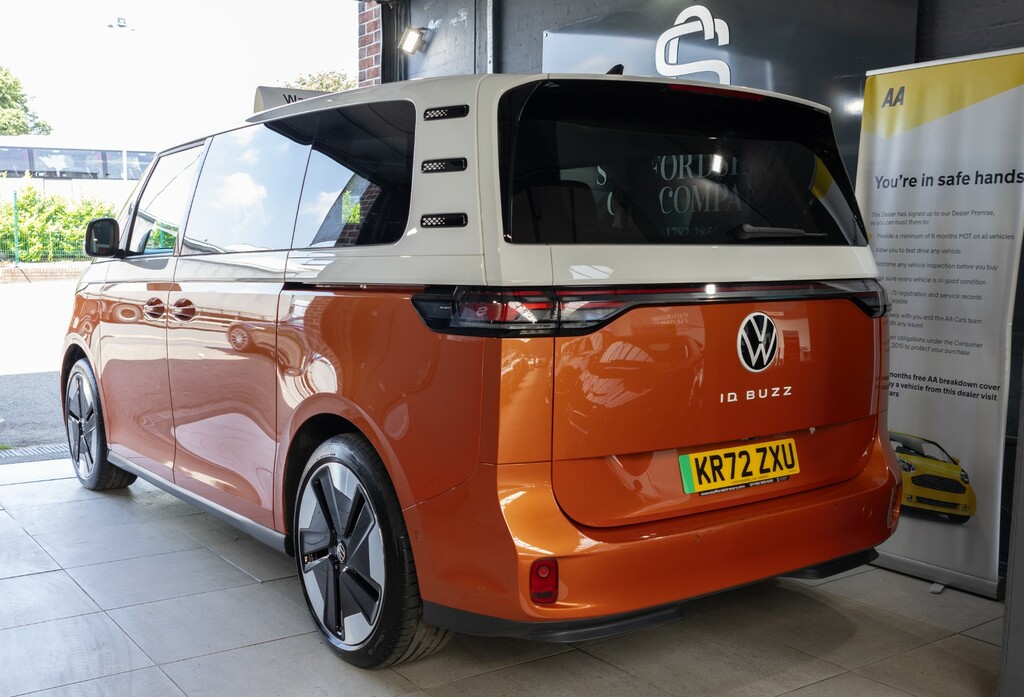 Volkswagen  Id Buzz Life Green #7