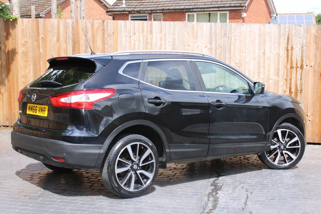 Nissan Qashqai 1.2 Dig-t Tekna 2017 MM66VMR Black #3