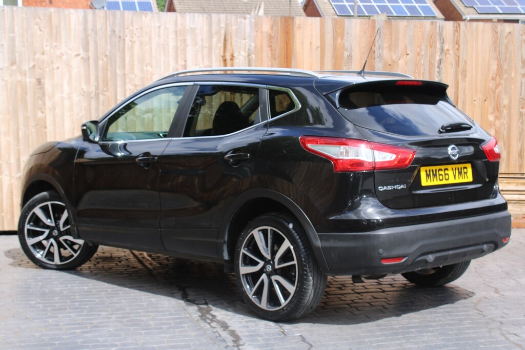 Nissan Qashqai 1.2 Dig-t Tekna 2017 MM66VMR Black #4