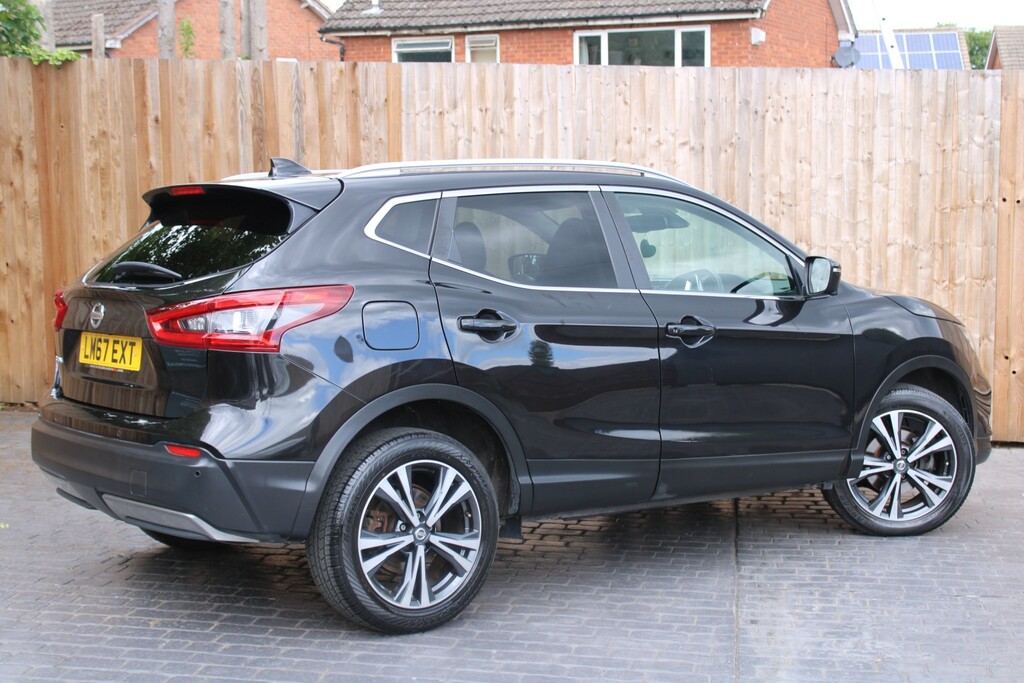 Nissan Qashqai 1.2 Dig-t N-connecta Black #3