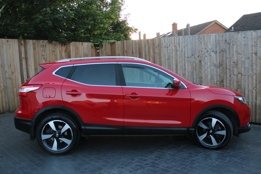 Nissan Qashqai 1.2 Dig-t N-connecta Red #5