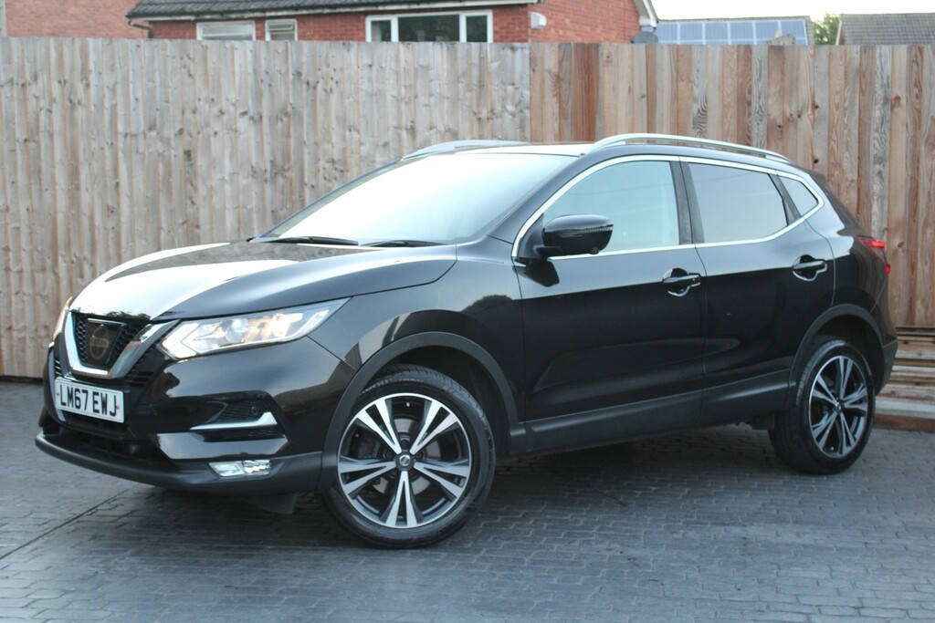 Nissan Qashqai 1.2 Dig-t N-connecta Black