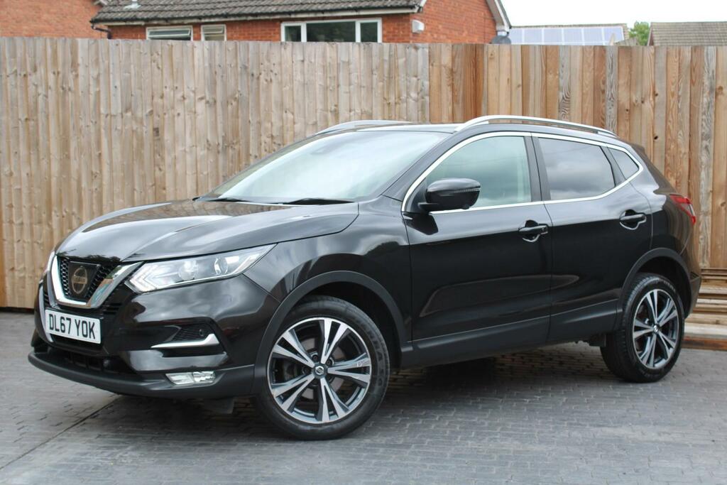 Nissan Qashqai 1.2 Dig-t N-connecta 2017 DL67YOK Black