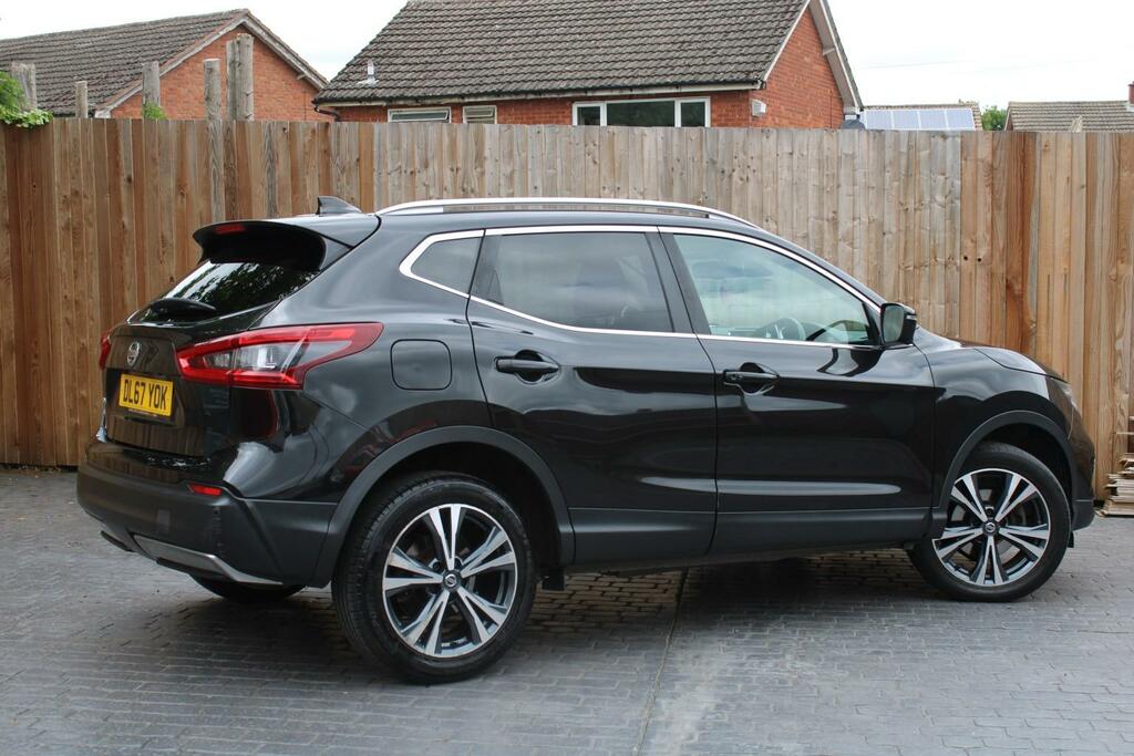 Nissan Qashqai 1.2 Dig-t N-connecta 2017 DL67YOK Black #3