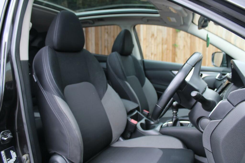 Nissan Qashqai 1.2 Dig-t N-connecta 2017 DL67YOK Black #6