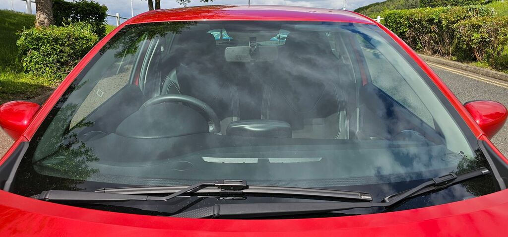 Renault Clio Clio Hatchback Red #4