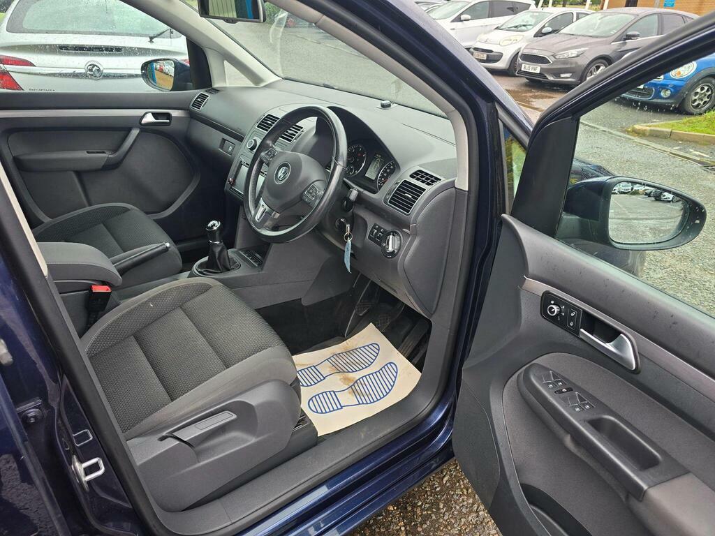 Volkswagen Touran  Black #9