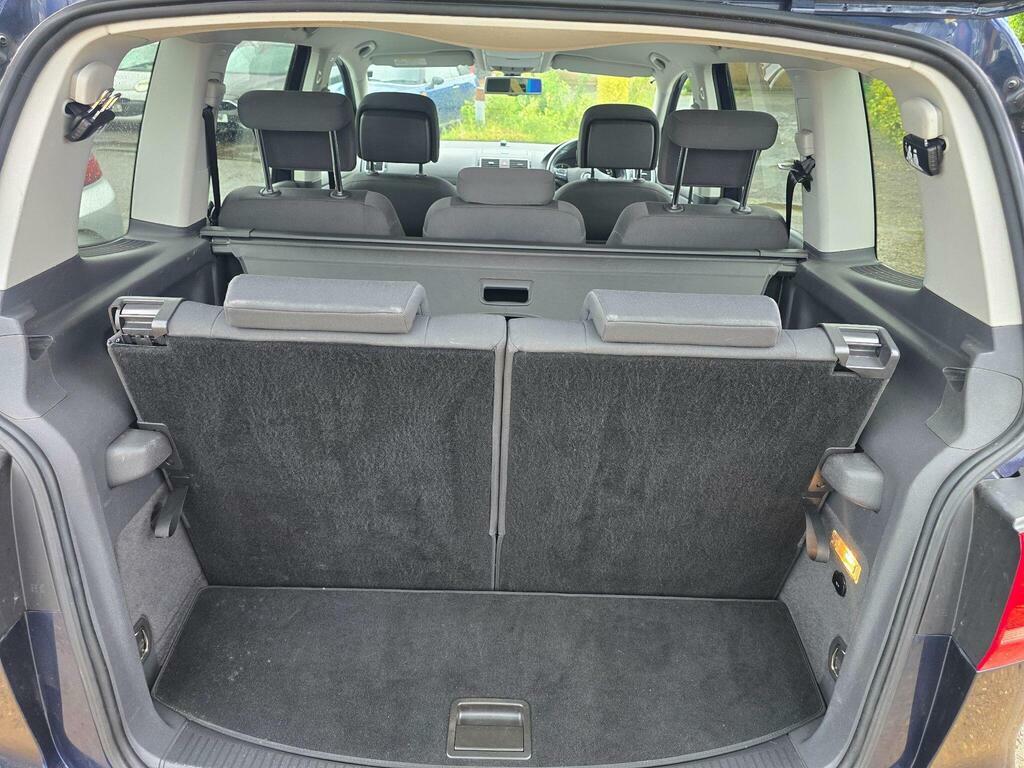 Volkswagen Touran  Black #14