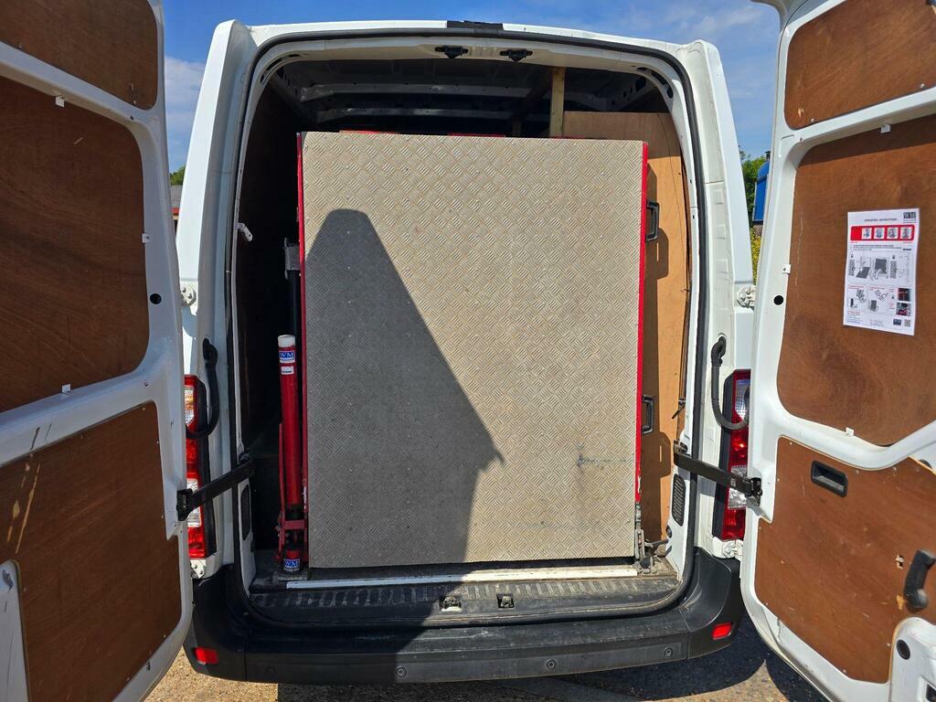 Renault Master 2.3 Lm35 Business Dci Sr Pv 125 Bhp.minibusair White #13