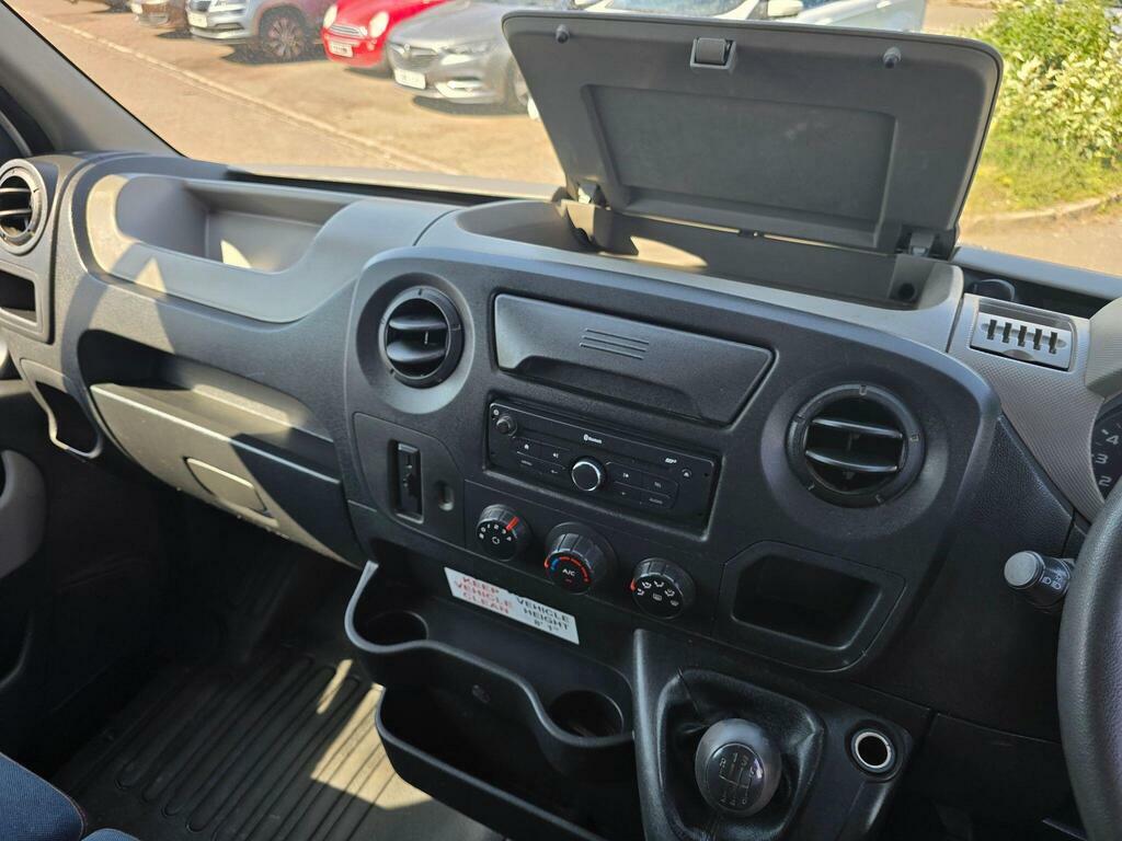Renault Master 2.3 Lm35 Business Dci Sr Pv 125 Bhp.minibusair White #17