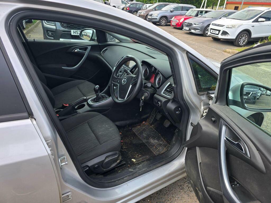 Vauxhall Astra 1.4T 16V Sri Euro 5 White #9