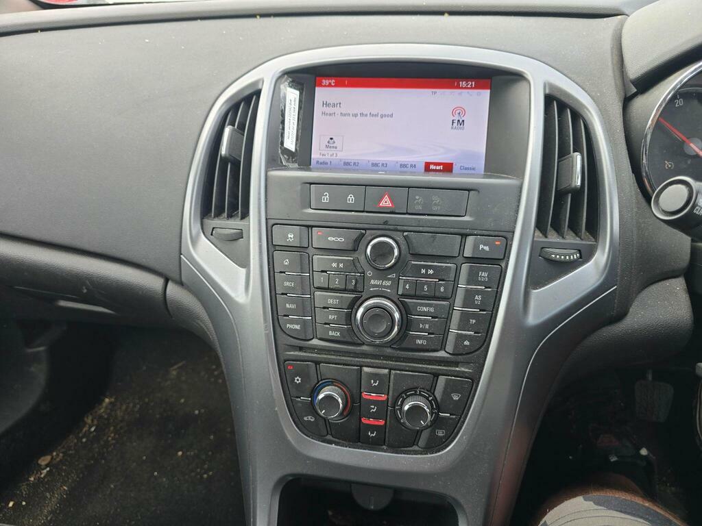 Vauxhall Astra 1.4T 16V Sri Euro 5 White #14