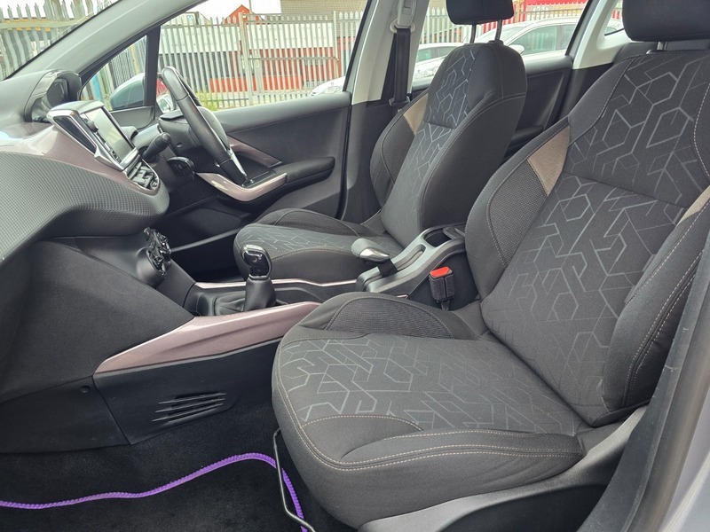 Peugeot 2008 1.2 Puretech Active White #35