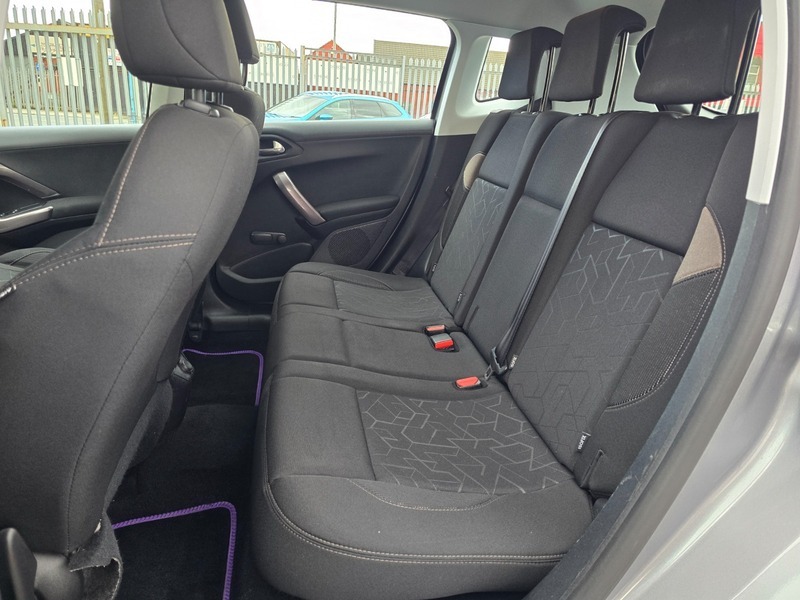 Peugeot 2008 1.2 Puretech Active White #31