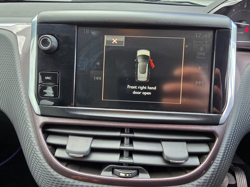 Peugeot 2008 1.2 Puretech Active White #17