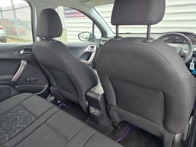 Peugeot 2008 1.2 Puretech Active White #29