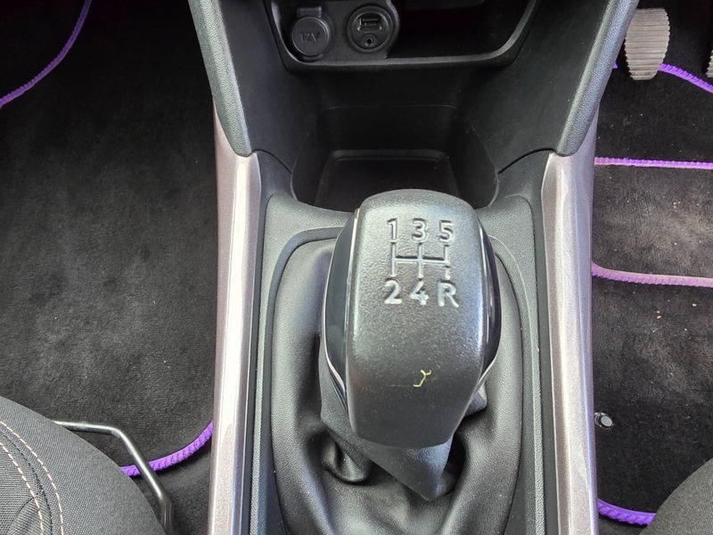 Peugeot 2008 1.2 Puretech Active White #21