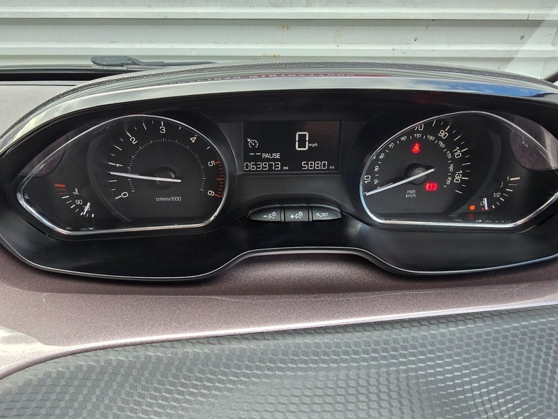 Peugeot 2008 1.2 Puretech Active White #10