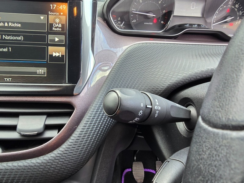 Peugeot 2008 1.2 Puretech Active White #15