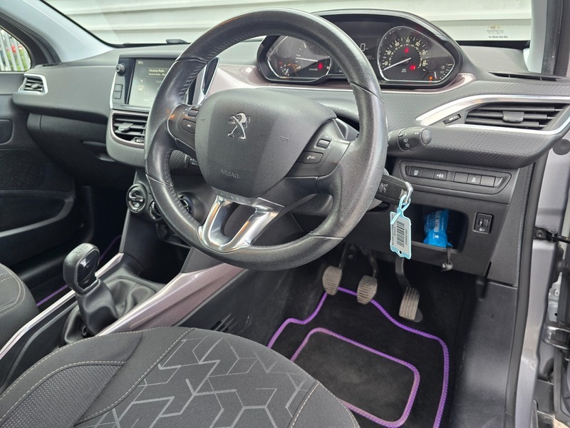 Peugeot 2008 1.2 Puretech Active White #24