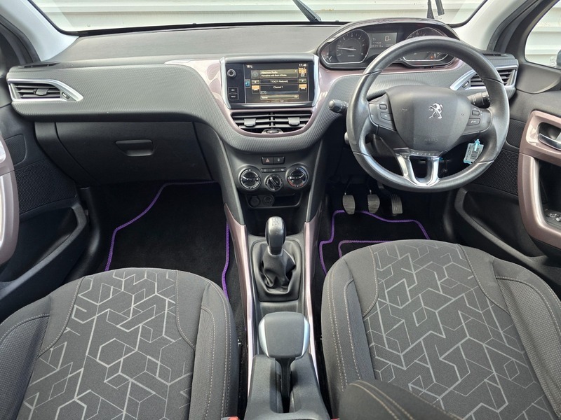 Peugeot 2008 1.2 Puretech Active White #9
