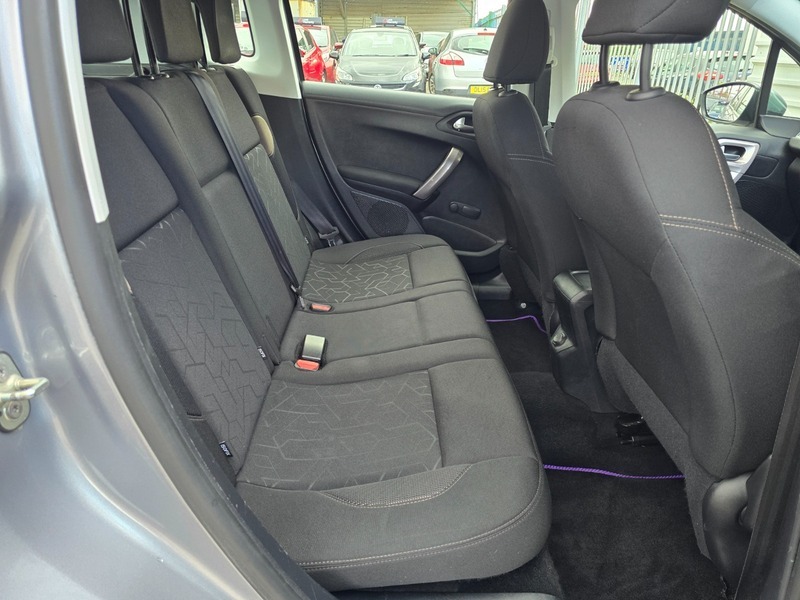 Peugeot 2008 1.2 Puretech Active White #27