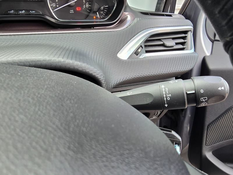 Peugeot 2008 1.2 Puretech Active White #16