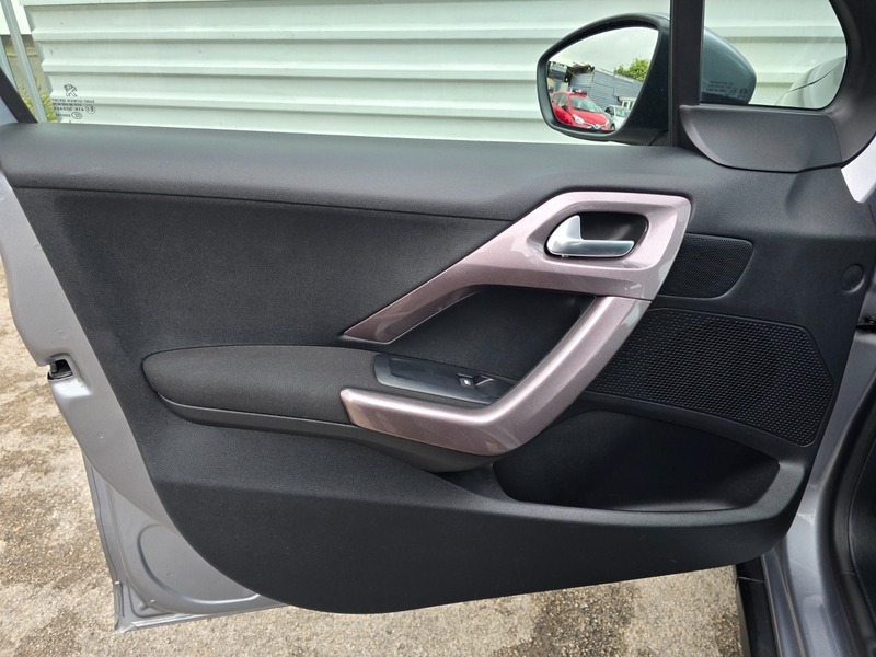 Peugeot 2008 1.2 Puretech Active White #33