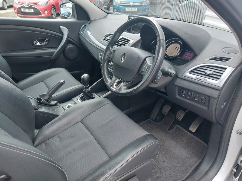 Renault Megane Dynamique Tom Tom Red #9
