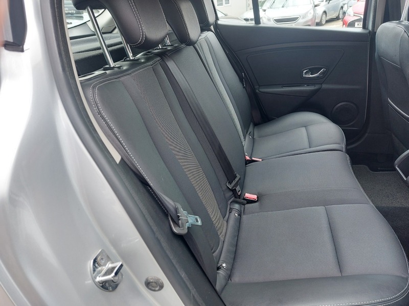 Renault Megane Dynamique Tom Tom Red #12