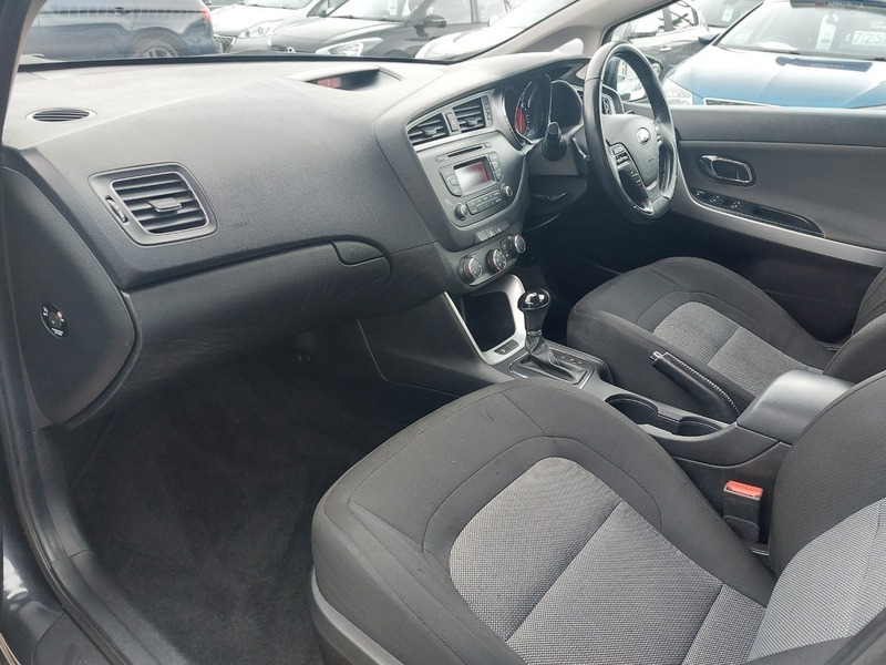 Kia Ceed Hatchback  #11