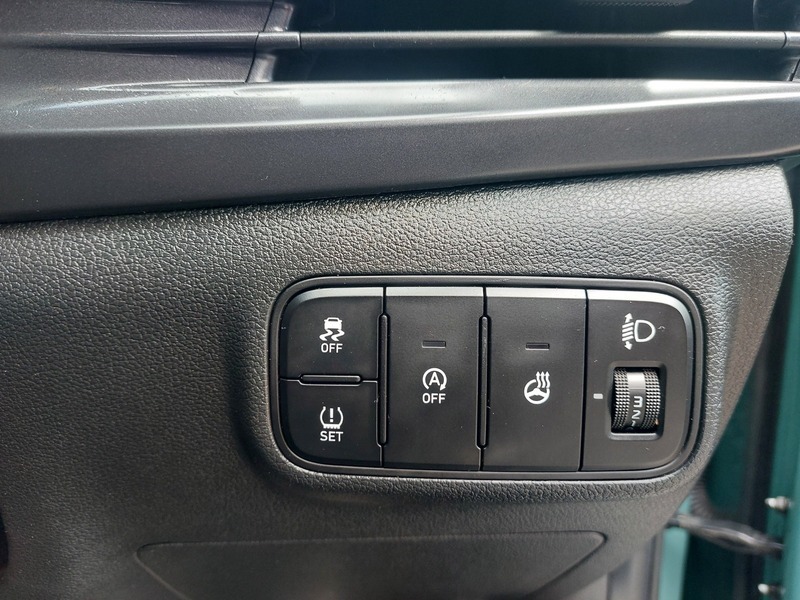 Hyundai Bayon Se Connect Black #24