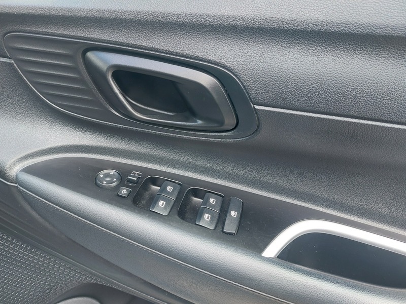 Hyundai Bayon Se Connect Black #26