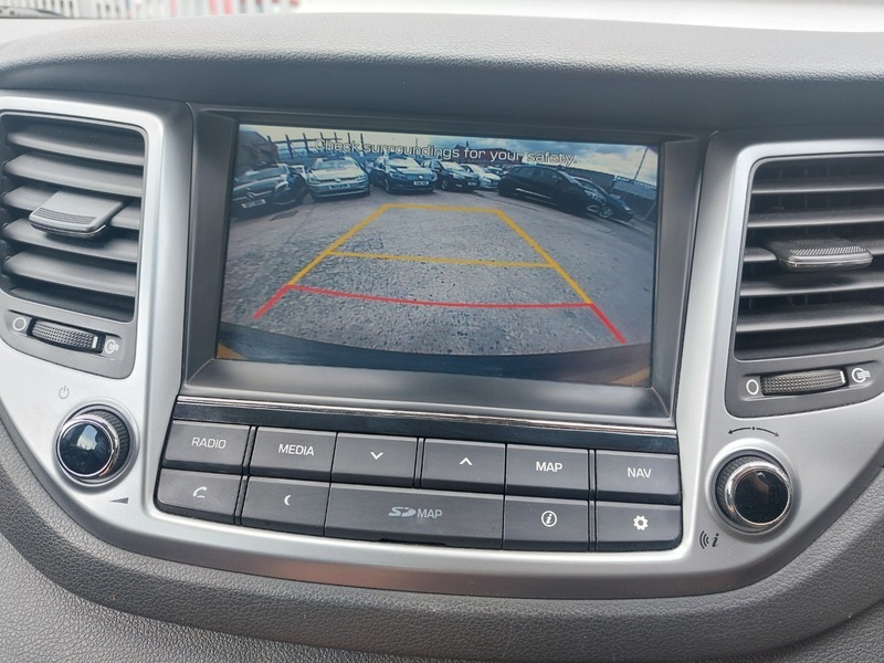 Hyundai Tucson 2.0 Crdi Premium White #12