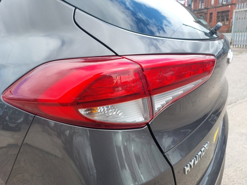 Hyundai Tucson 2.0 Crdi Premium White #23