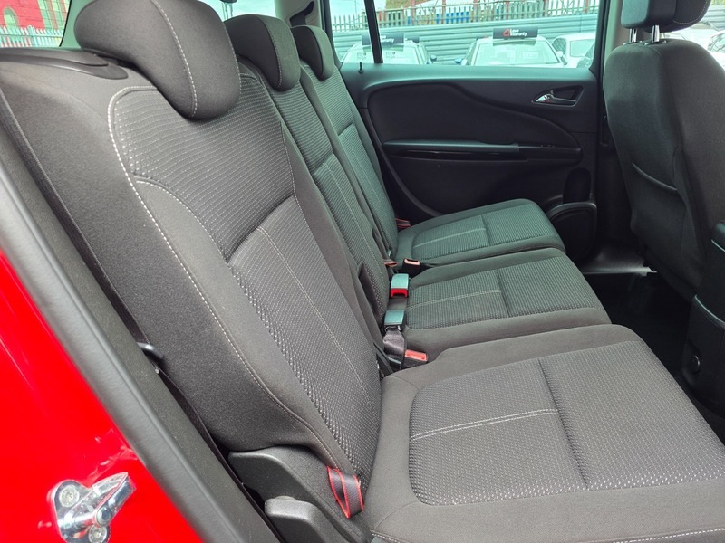 Vauxhall Zafira Mpv White #14