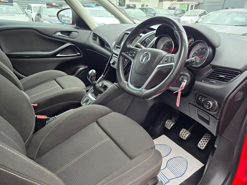 Vauxhall Zafira Mpv White #10