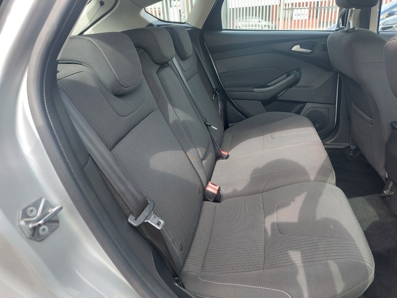 Ford Focus 1.0 Ecoboost 125 Zetec S White #13