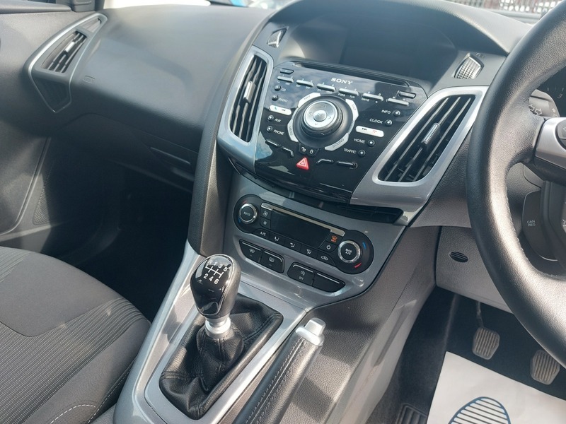 Ford Focus 1.0 Ecoboost 125 Zetec S White #14