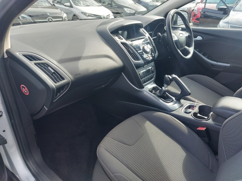 Ford Focus 1.0 Ecoboost 125 Zetec S White #11
